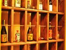当館では日本酒や焼酎を銘柄豊富に取り揃えております。