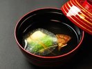 薄氷椀(うすらいわん) 凍結した湖面に雪がうっすら積もる冬の湯ノ湖をイメージしたお椀です