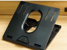 【貸出品】折り畳みノートPCスタンドを貸出品としてご用意しております。