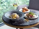 ��Lunch�b�Ă����ăp���ƁA���N�f���T���_�̃T�C�h�r���b�t�F�t��