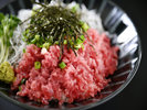 遠州灘の釜揚げしらすと天然南マグロのネギトロ丼