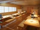 熱海エリア最大級!最大54名様までご利用可能な大広間です。熱海での宴会は月あかりで!