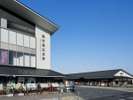 道の駅日光 日光街道ニコニコ本陣(ホテルから車で15分):日光産の野菜や果物、お土産などがそろいます