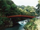 神橋(ホテルから車で5分):世界遺産「日光の社寺」の玄関ともいえる美しい橋、日本三大奇橋の一つ