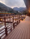 隣接するホテルおかだ足湯周辺。
