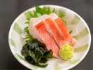 【ご朝食】伊豆名物 金目鯛のお造りをさしみ地醤油にてご堪能いただけます。
