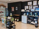 【ロビー】無料サービスコーナーやお土産品コーナーをご用意しております。