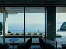 ◆足湯|最上階に位置するテラスでは、相模湾を望みながらの足湯を堪能。