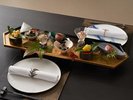 ◆夕食一例(六つ喜)|海の幸を中心にひと皿ひと皿、丁寧に仕上げた、会席スタイルで愉しむ。