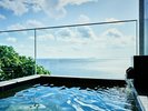 ◆佳ら久ルーム|眼前に広がる相模湾を眺めながら寛ぐ、露天風呂。