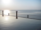 ◆水盤テラス|海や空と一体になった水面が揺らめく水盤テラス。