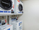 【コインランドリー】長期宿泊に便利なコインランドリーをご用意。