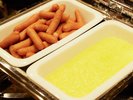 【朝食バイキング】ウインナーやスクランブルエッグはパンとも相性抜群♪