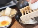 【鬼怒すき】後半は粗くおろした大根の“鬼おろし”とポン酢でさっぱりと。