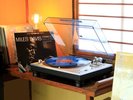 【バーラウンジ】レコードの音色とお好みのドリンクで寛ぐ空間 ※イメージ
