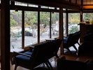 【バーラウンジ】庭園を見渡せる開放的な空間 ※イメージ