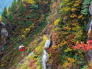 【御在所岳の紅葉】10月中旬から山頂〜温泉街エリアへと約1ヶ月かけて紅葉の見頃を迎えます。