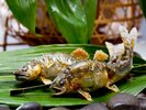 特選夏懐石 | 川の香りをまとって焼き上がる、鮎の逸品。(焼物)