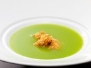 特選春懐石 | 春の香りを一口に、うすい豆の優しい摺り流し(煮物椀)