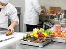 完全個室料亭「花海棠」 | 隣接する専用厨房から出来立てのお料理を、旬の美味しさをお届け(専用厨房)