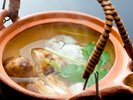 松茸懐石 | 秋の風物詩ともいえる「土瓶蒸し」。松茸が香る上品な味わいは絶品です(煮物椀)