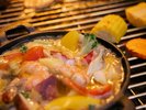 *【夕食|海鮮アヒージョ/一例】海鮮たっぷりの特製アヒージョは、グリルで熱々をお召し上がりください