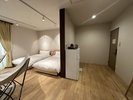 *【本館|スーペリアツインルーム/一例】廊下から部屋の段差がなく車椅子の方も安心してご利用可能