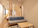 *【本館|ファミリールーム広場側/一例】にぎやかな広場側に面したお部屋。お子さま連れにも快適に