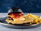 【ランチ】クリスピーチーズチュイルB.L.Tバーガー