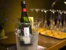 然然専用ラウンジ(4階)/山梨産スパークリングワイン&ワインをご用意(14:30〜18:00)