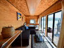 入った瞬間、非日常が始まる特別空間 Resort comfort inside. Nature outside.