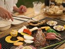 潮の香りと海鮮BBQ、ビールが進む夜 Seafood BBQ with cold beer by the ocean