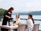 作る時間もごちそう。みんなで楽しむ朝食体験 Make your own camp-style breakfast