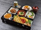 小学生の子ども料理(夕食)は「お刺身付松花堂風ミニ会席」でご用意