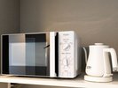 ■電子レンジ、BALMUDAの電気ポット全室完備