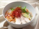 ■ご朝食|選べる4種類のメインプレート「蒸し鶏と&香味野菜のフォー」