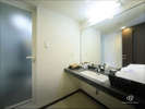 ＜バスルーム＞プレミアムダブルルーム・ジュニアスイートルームの洗面台一例
