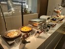 【ブッフェ】京都産豚肉ソーセージをはじめとする、有名店のメニューをご用意。