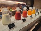 【ブッフェ】ドリンクも豊富にご用意。お子様も嬉しいオレンジジュースや、フレッシュな牛乳で笑顔。