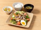 【夕食】野菜やお肉、卵料理などバランスの良いメニューをご用意