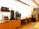 1階にてウェルカムドリンクをご用意しております。コーヒー・紅茶・などご利用頂けます。