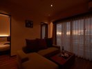 �y�X�C�[�g���[��/52.9�u/�։��z�ґ�ȃ\�t�@�Ŋ����Ȃ���A��b���e�ނЂƂƂ����B