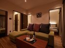 �y�X�C�[�g���[��/52.9�u/�։��z�Ɨ�����2�̐Q���ƃ��r���O�B���Ƒ��E�O���[�v���s�ɍœK�B