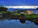 夕暮れの駿河湾を見渡す絶景露天風呂