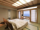 【新館】和室二間〜本間(ベッドルーム)〜