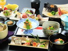 【ご夕食】会席料理/料理長がひと手間加えた嗜好の品々をご賞味ください(イメージ)