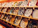 【べんがらラウンジ】お好きな器や飲み物とで自分だけのマリアージュを楽しむことができます。