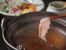 【北陸海宝会席】のどぐろと淡泊なふぐを魚醤出汁のしゃぶしゃぶで堪能し、〆は魚介の旨み溢れる雑炊を。
