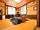 【もみじ】露天風呂&岩盤浴付客室は2間の和室あり(1つ目、冬季は炬燵)