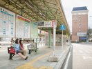 当館は米子駅バスターミナル横に位置しています。